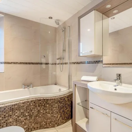 6 Bed In Moresby Oc-l34667 Casa vacanze *
