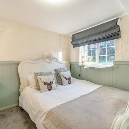 6 Bed In Moresby Oc-l34667 Distington