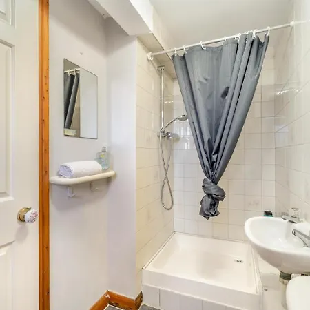 6 Bed In Moresby Oc-l34667 * Distington